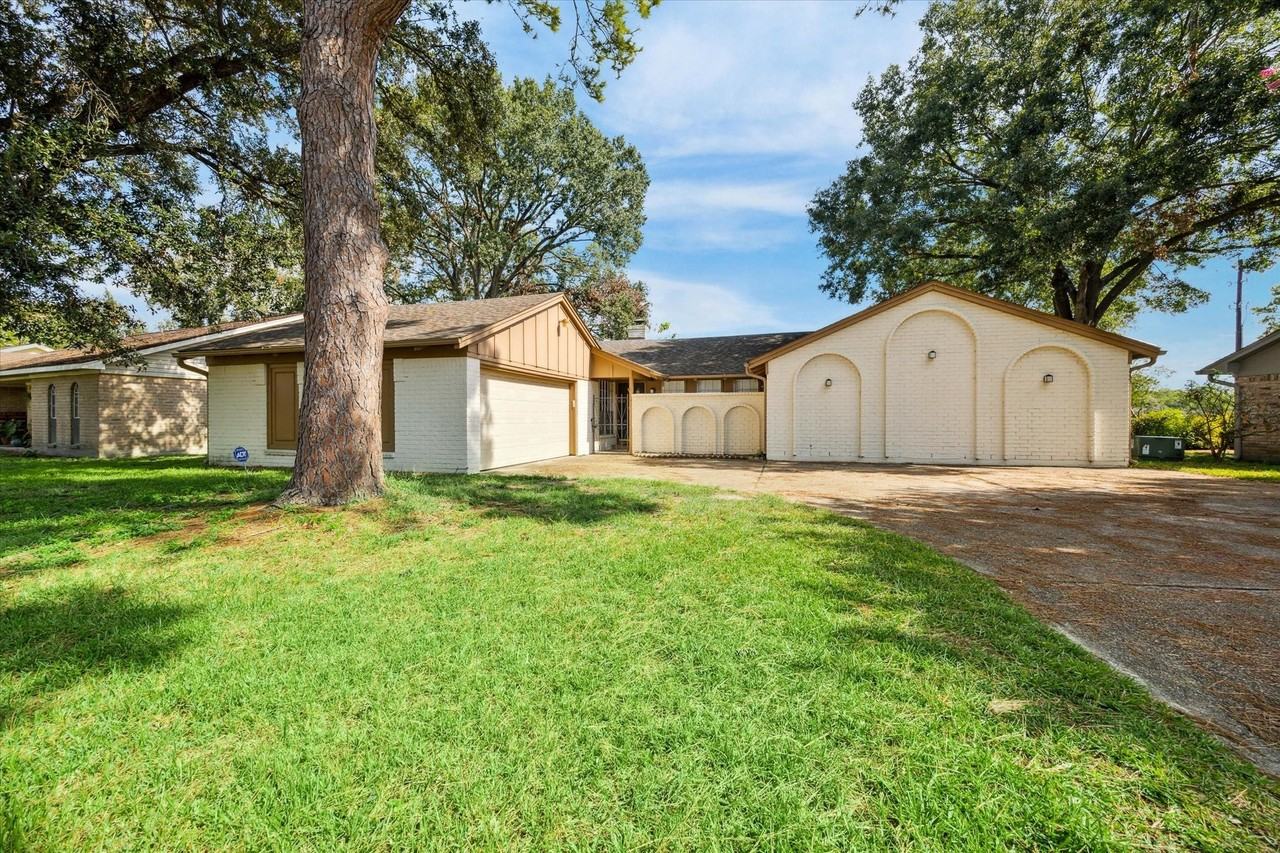 5423 Bent Bough Ln - Photo 4 of 32