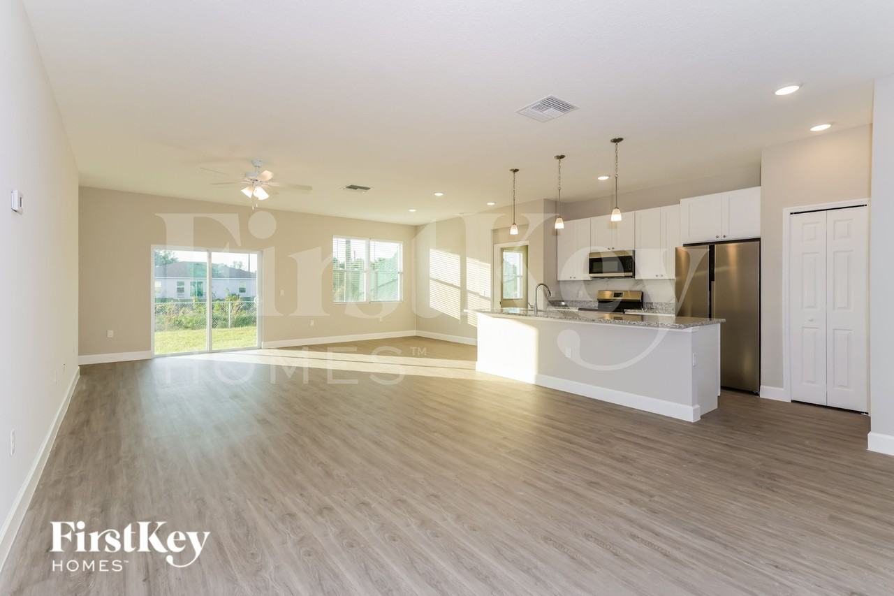 3190 Halsey Ave Se - Photo 2 of 19