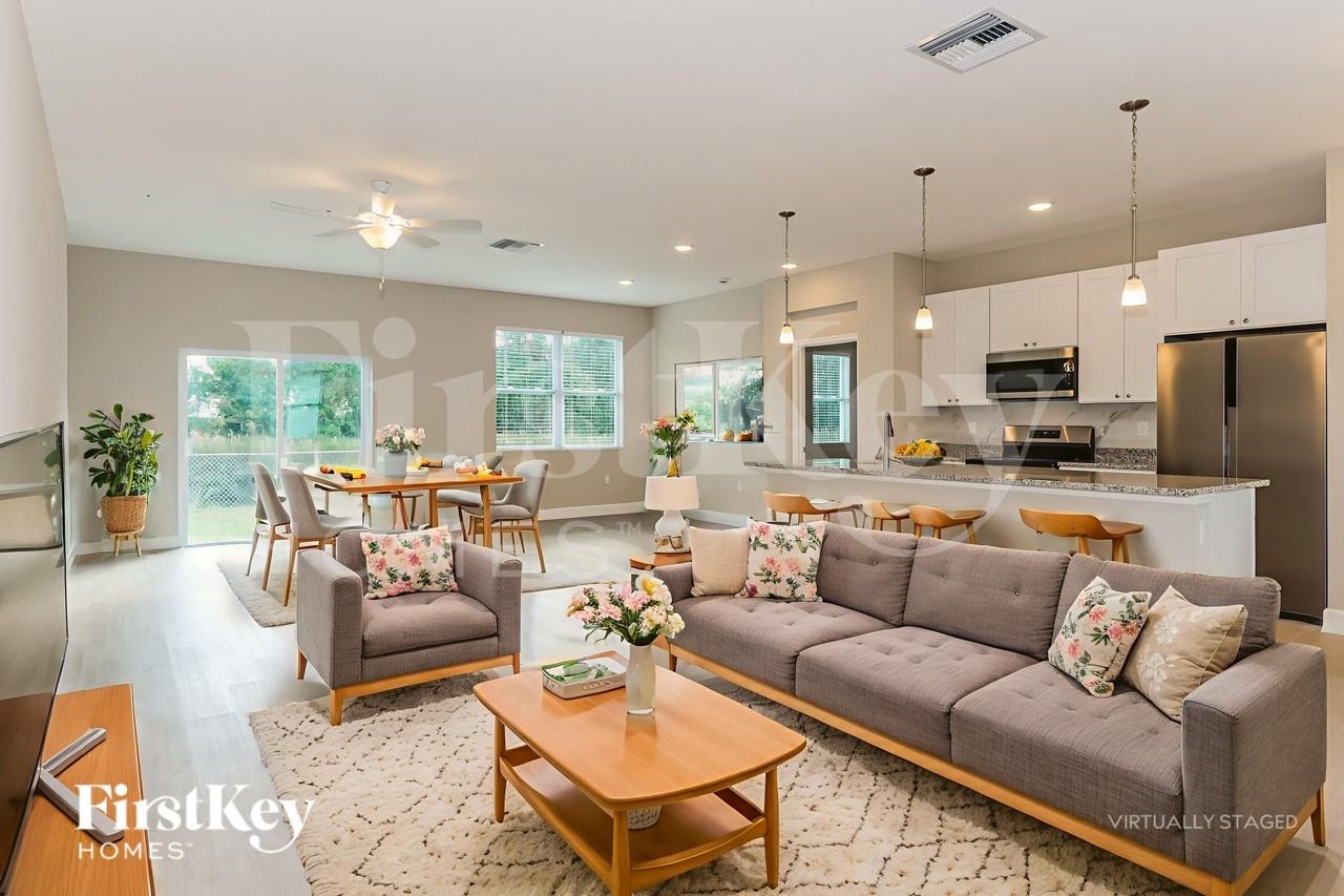 874 Brookfield St Se - Photo 3 of 19