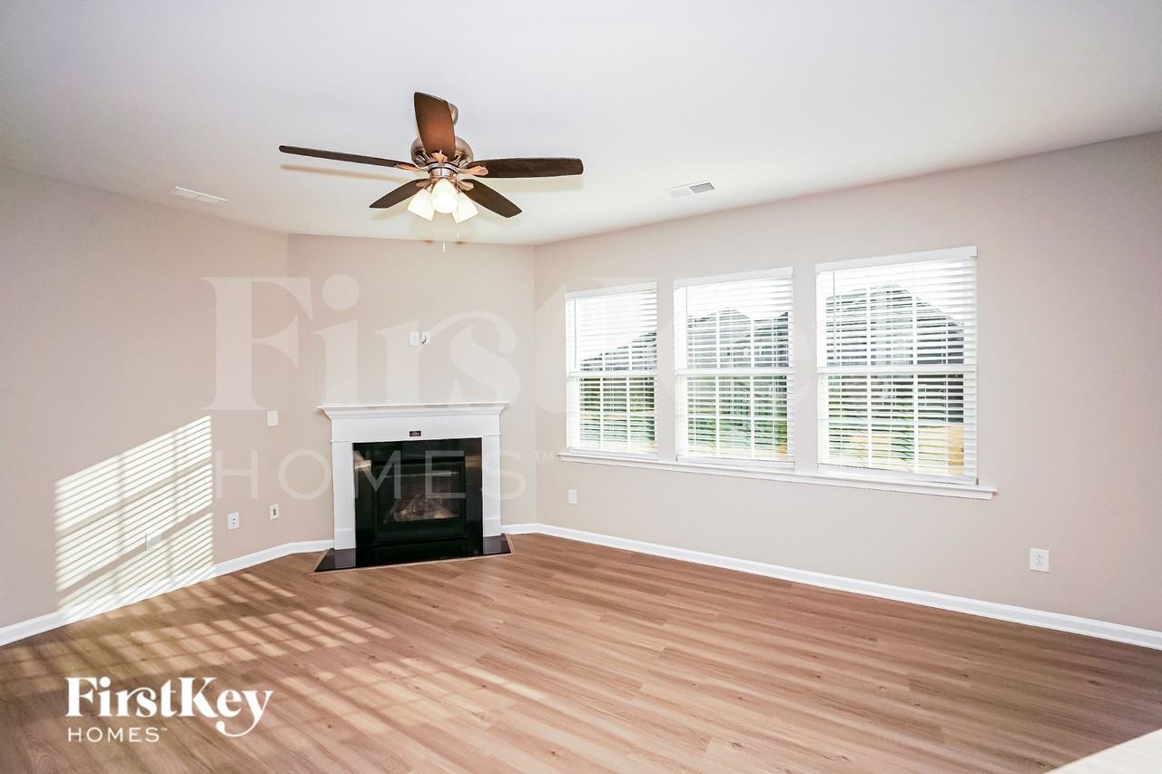 205 Falls Cove Dr - Photo 4 of 19