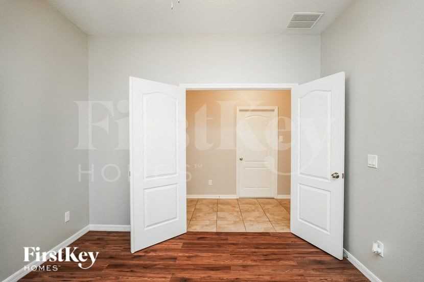 2556 Isabela Ter - Photo 6 of 15