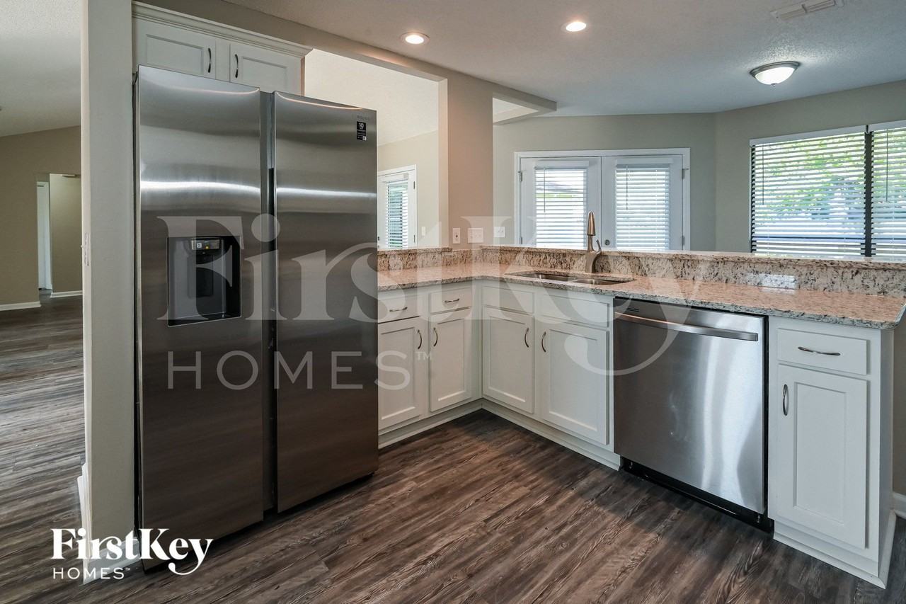 14122 Crystal Cove Dr - Photo 7 of 15