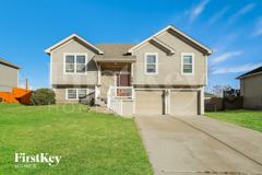 408 Ne 192nd Ter - Photo 1 of 1