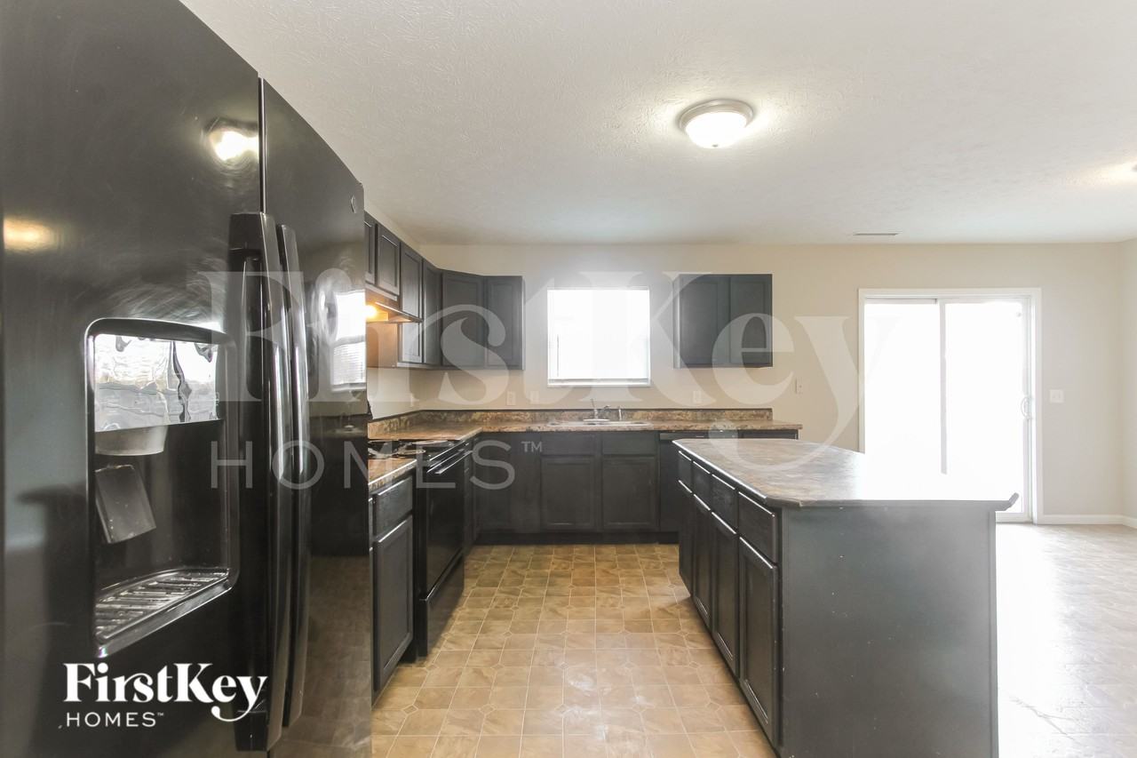 8810 Scotland Dr - Photo 6 of 19