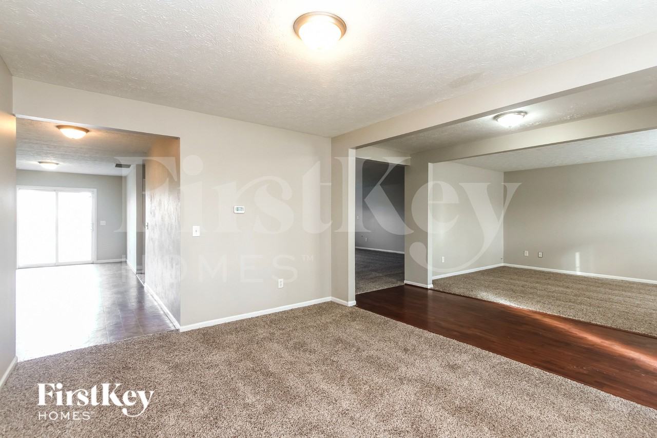 8810 Scotland Dr - Photo 7 of 19