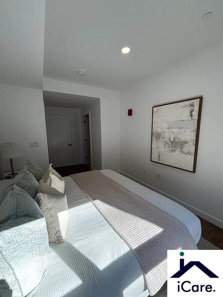 201 Gardner St #1 - Photo 4 of 20