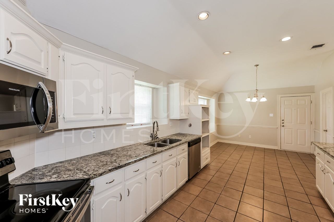 846 Robin Meadow Ct - Photo 6 of 16