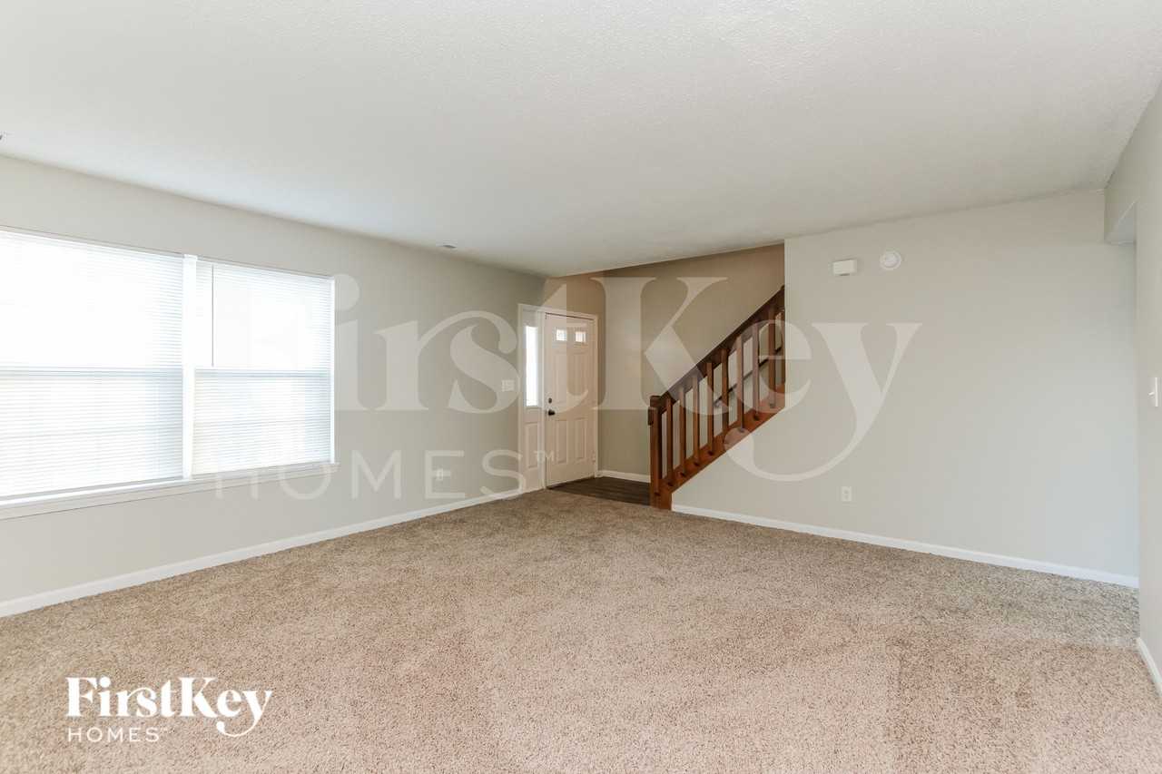 7626 Stockard St - Photo 3 of 19