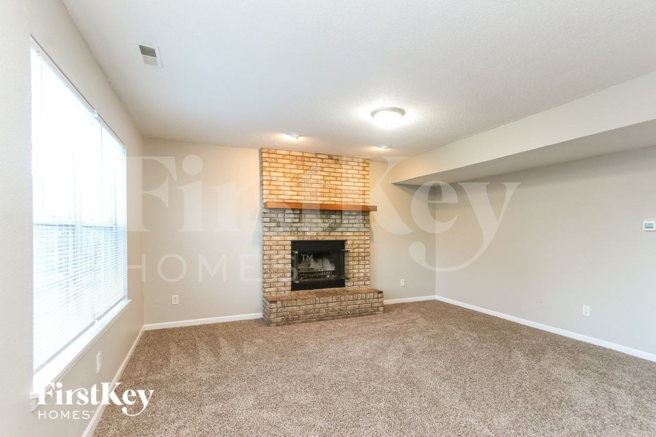 7626 Stockard St - Photo 4 of 19