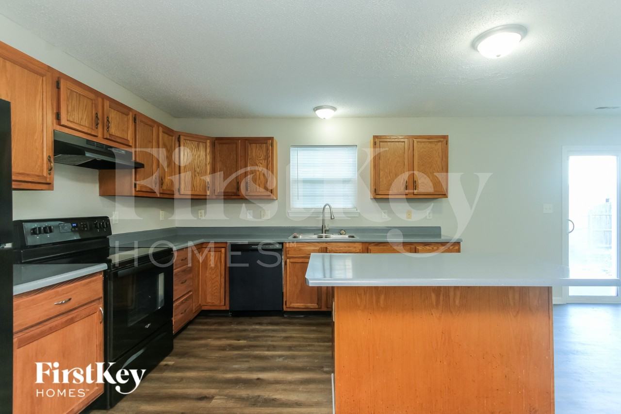 7626 Stockard St - Photo 7 of 19