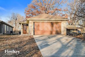 featured image of 5110 N Bellaire Ave