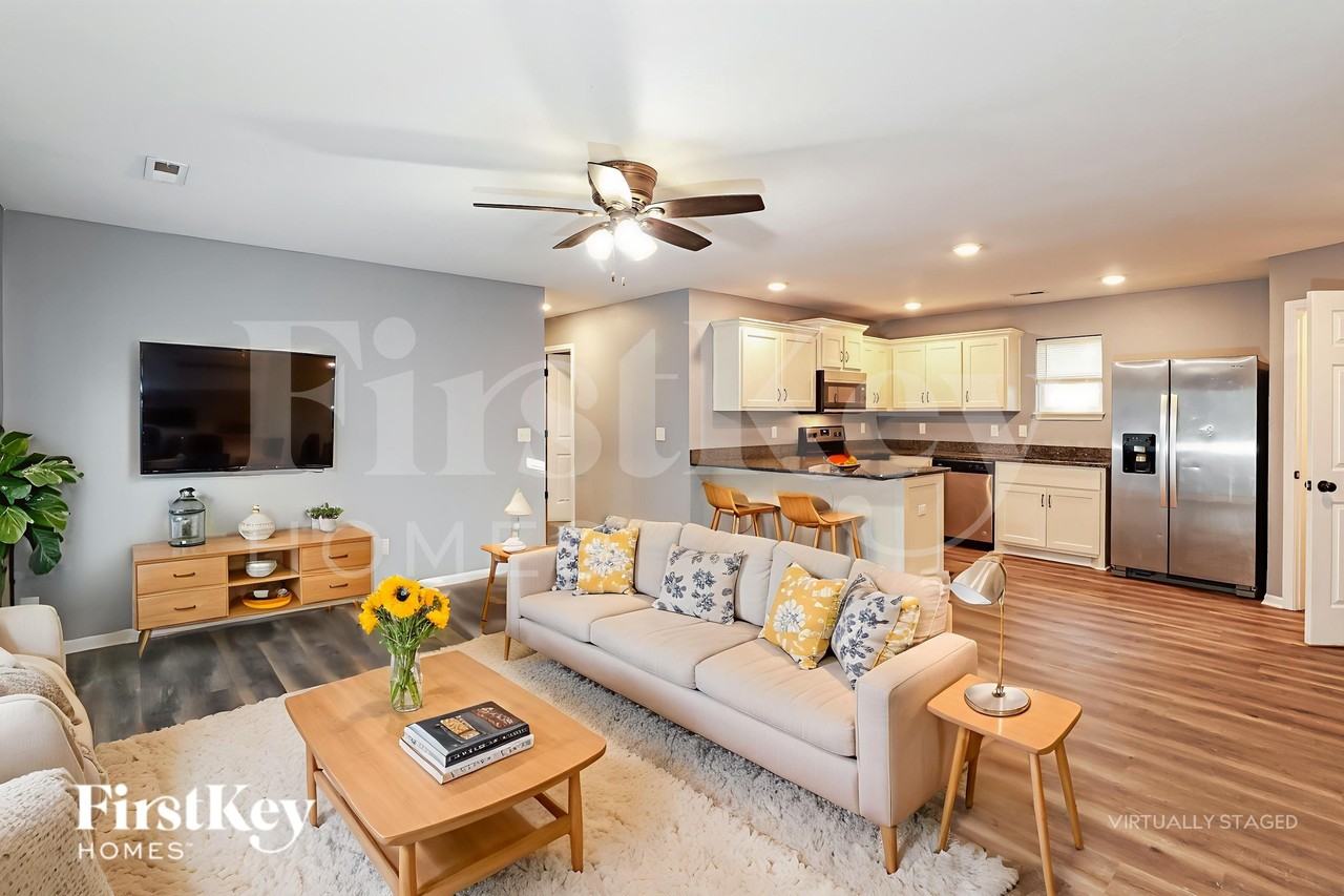 5110 N Bellaire Ave - Photo 3 of 19