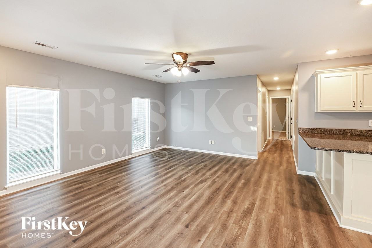 5110 N Bellaire Ave - Photo 5 of 19