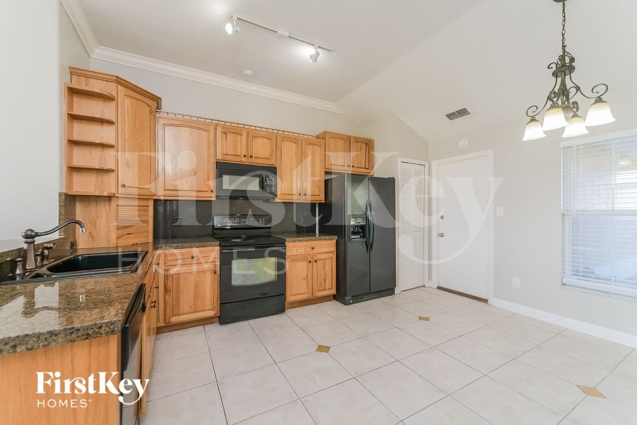 3600 Molona Dr - Photo 7 of 19