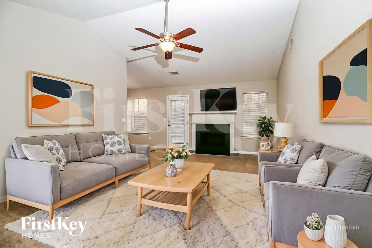 355 Lakeside Pt - Photo 3 of 19