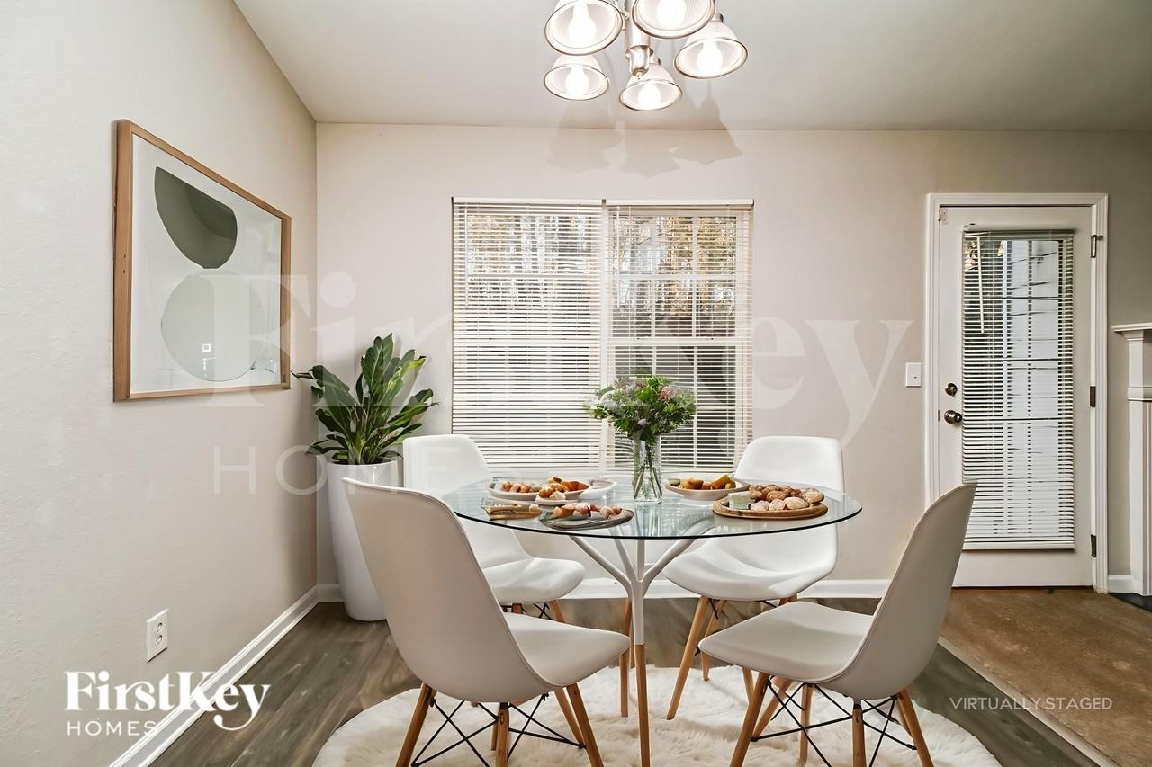 355 Lakeside Pt - Photo 6 of 19