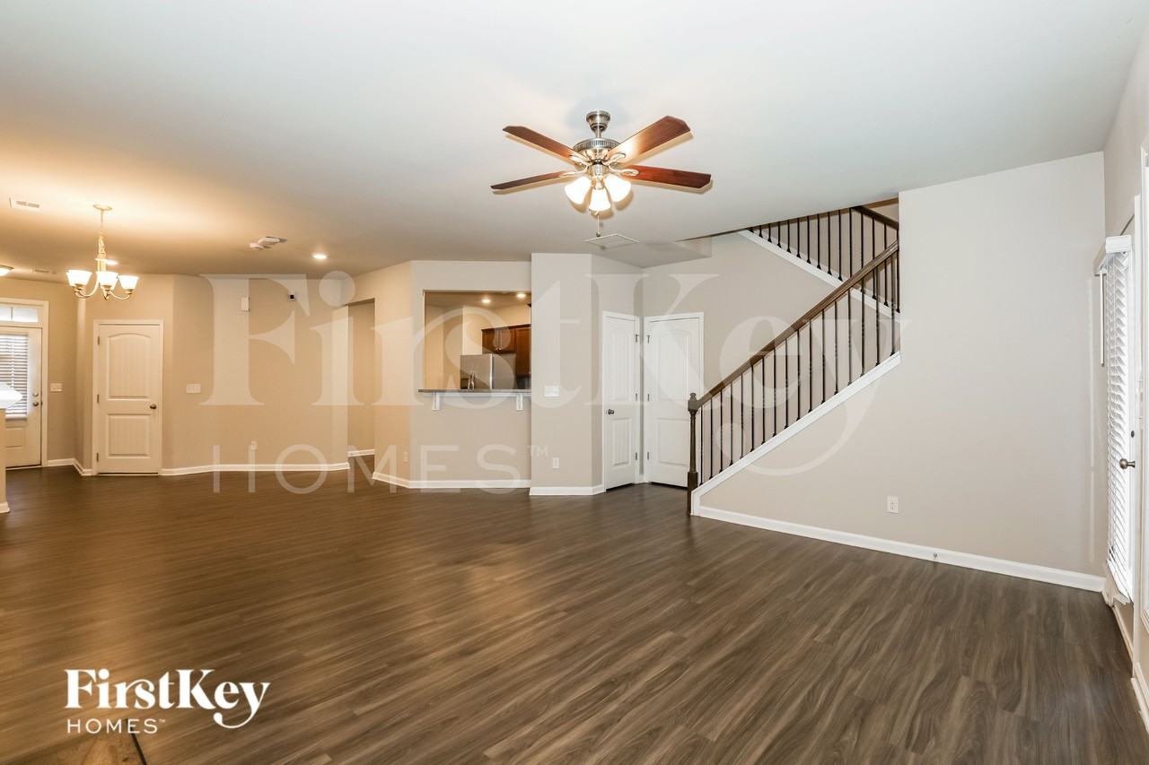 3196 Baylor Cir - Photo 4 of 19