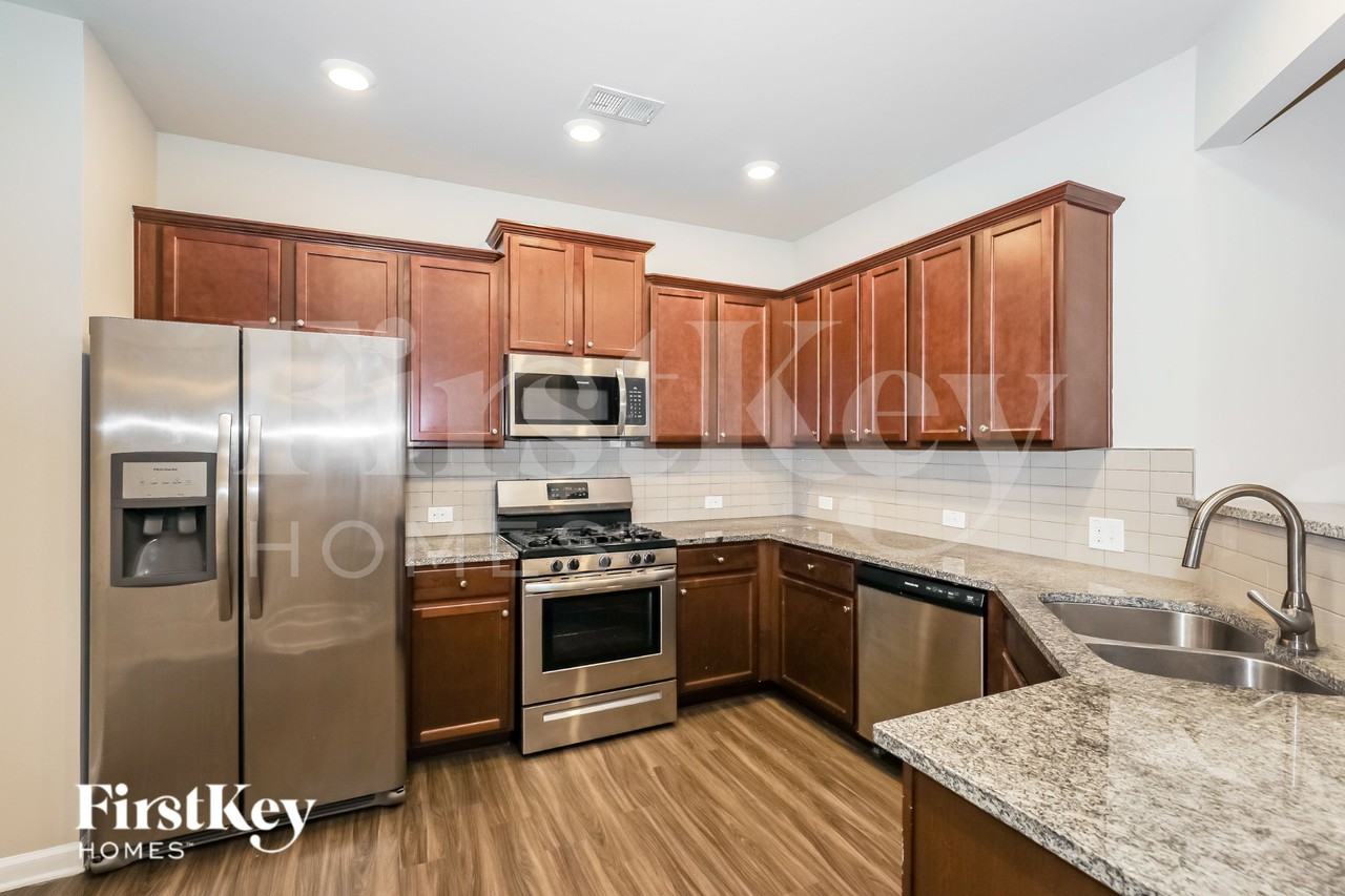 3196 Baylor Cir - Photo 7 of 19