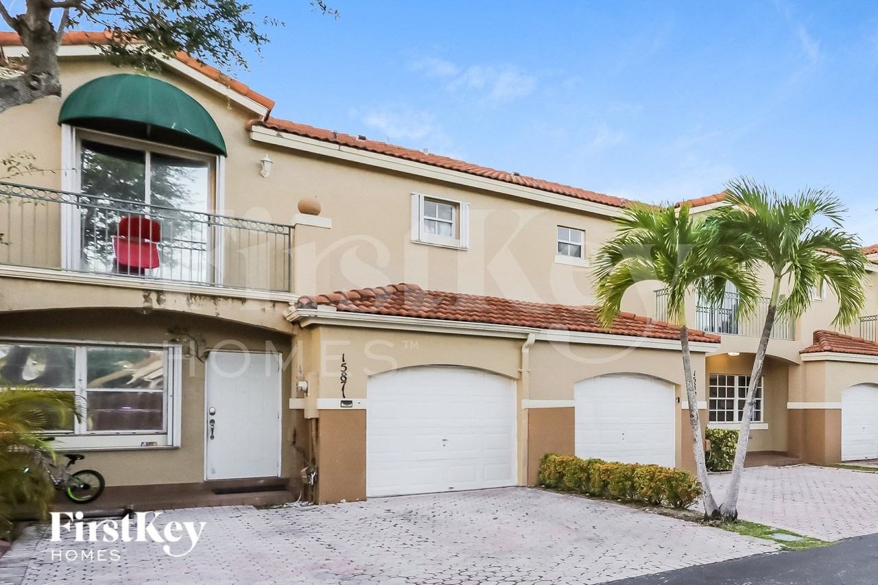 15867 Swterrace - Photo 2 of 15