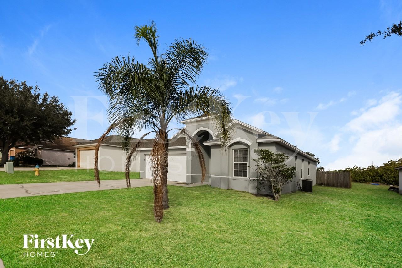 1237 E Grove Ave - Photo 2 of 19