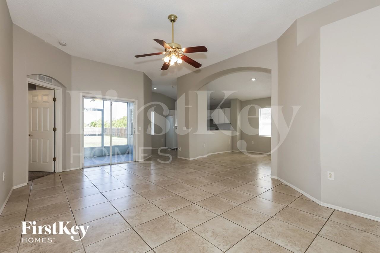 1237 E Grove Ave - Photo 3 of 19