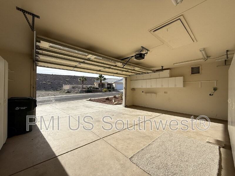 2917 Desert Vista Dr - Photo 5 of 36