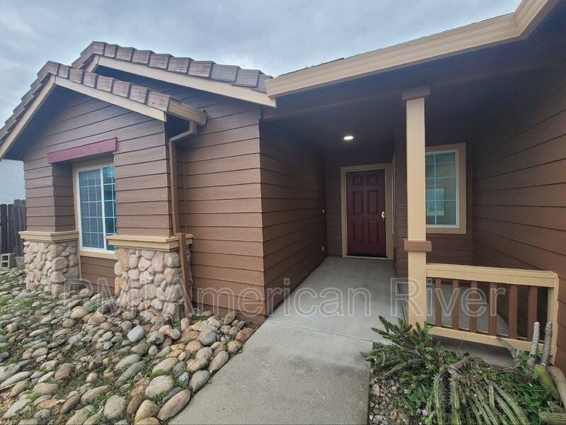 8695 Misty Ct - Photo 3 of 27