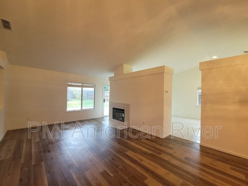 8695 Misty Ct - Photo 4 of 27