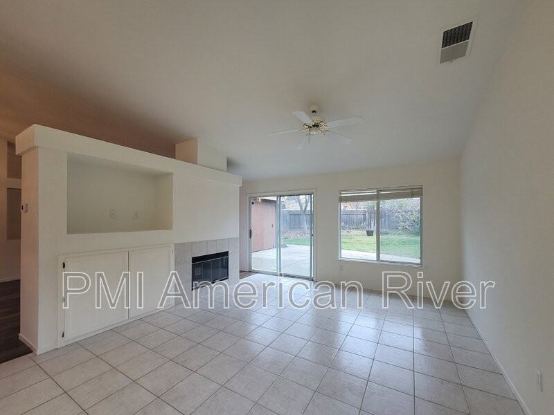 8695 Misty Ct - Photo 6 of 27