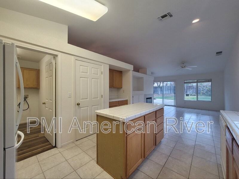 8695 Misty Ct - Photo 7 of 27