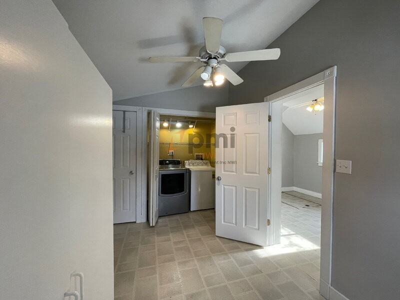 406 A St - Photo 4 of 17