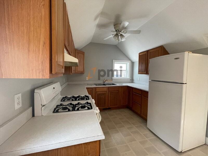 406 A St - Photo 6 of 17