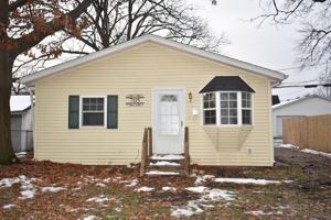 featured image of 705 W Broadway St