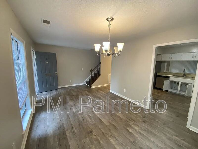 33 Chestnut Ferry Rd #106 - Photo 3 of 15