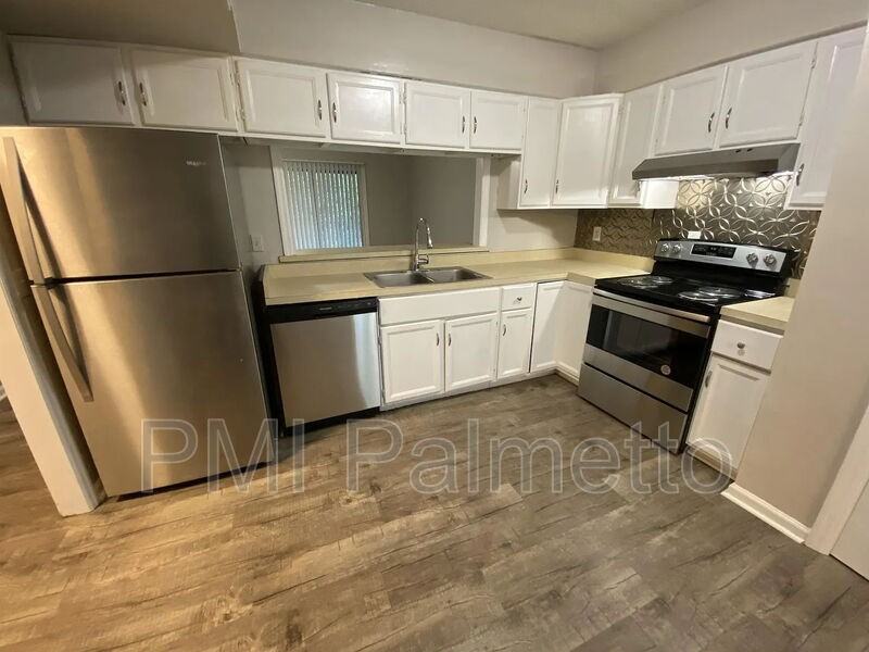 33 Chestnut Ferry Rd #106 - Photo 4 of 15