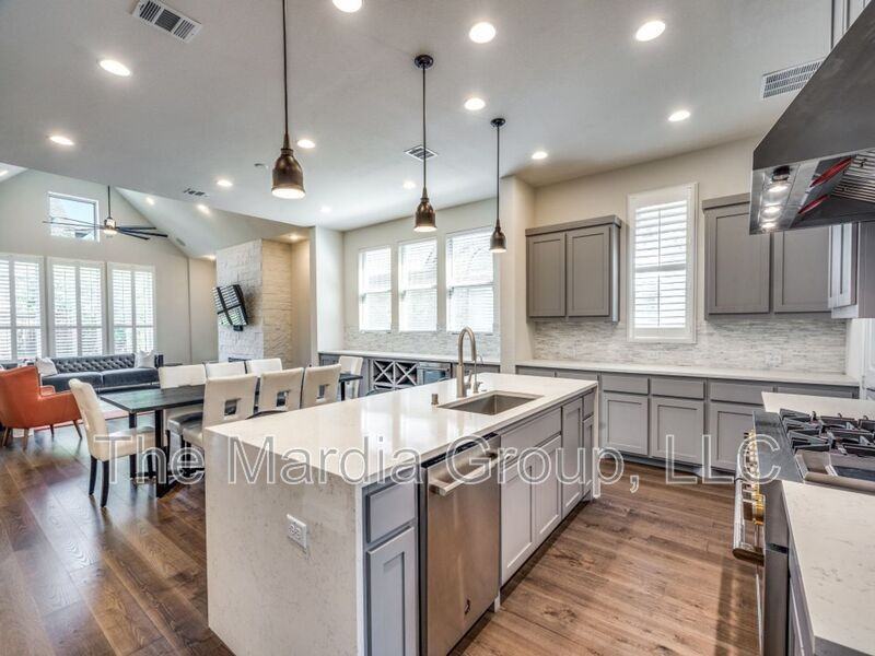 905 Asbury Dr - Photo 7 of 25