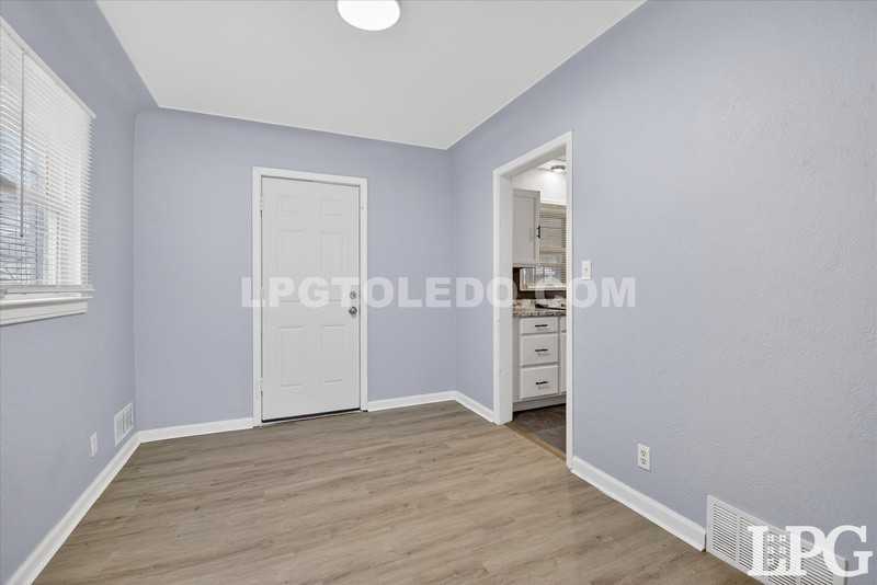 1665 Burgoyne Dr - Photo 5 of 27