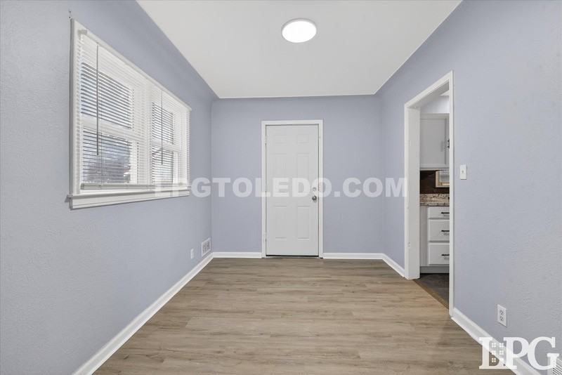 1665 Burgoyne Dr - Photo 6 of 27