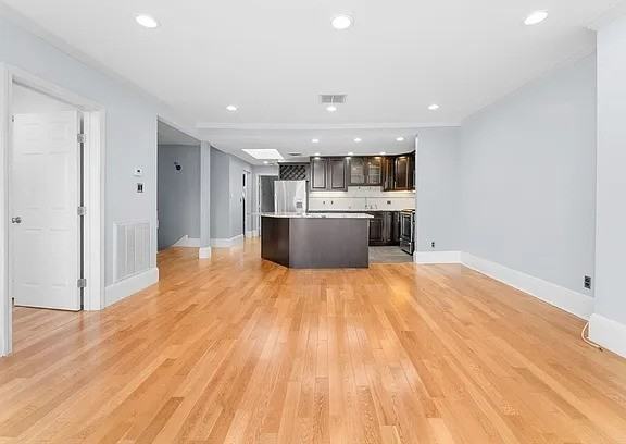 570 Massachusetts Ave #5 - Photo 4 of 30