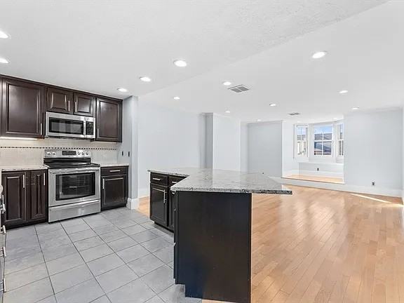 570 Massachusetts Ave #5 - Photo 7 of 30