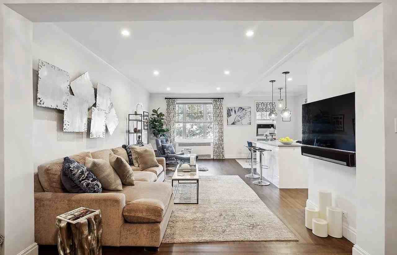 7734 113th St #6H - Photo 4 of 8