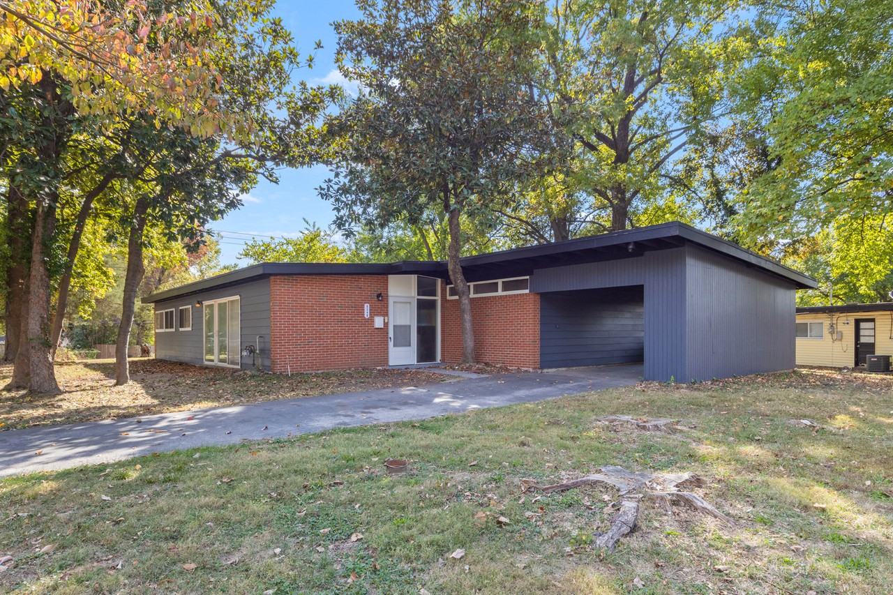 8340 Pepperidge Dr - Photo 2 of 27