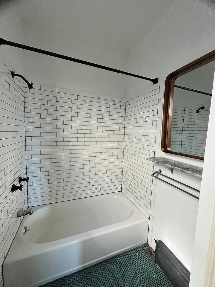 1471 Saint Lawrence Ave #2 - Photo 7 of 14