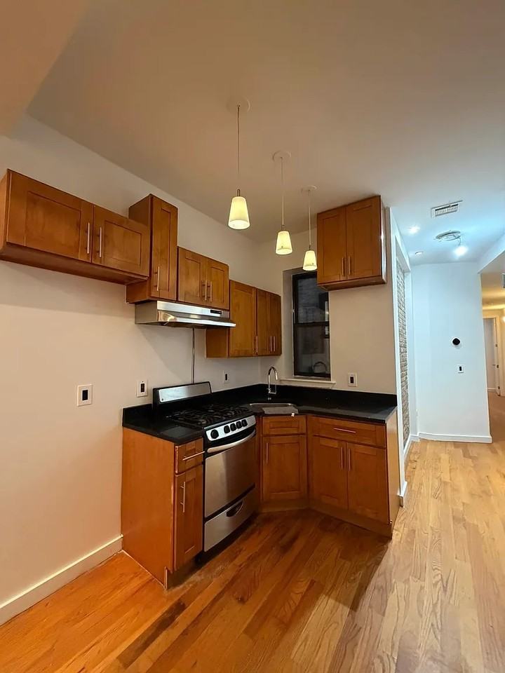 209 Taaffe Pl #2F - Photo 3 of 11