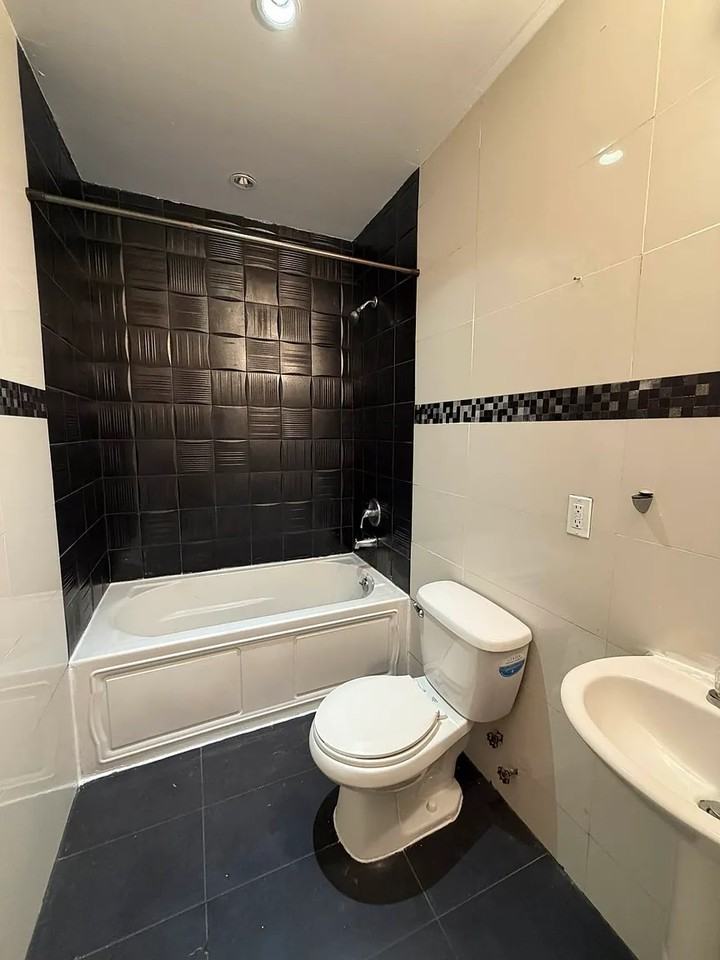 209 Taaffe Pl #2F - Photo 5 of 11