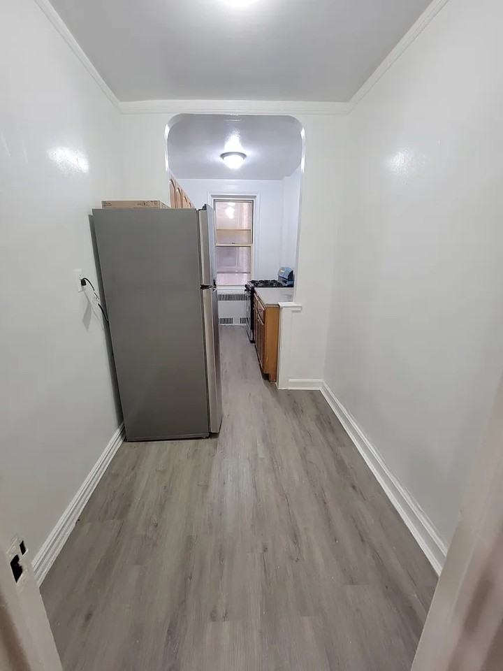 4330 48th St #B1 - Photo 2 of 7