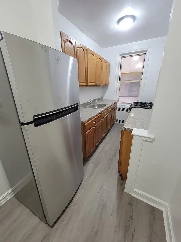 4330 48th St #B1 - Photo 3 of 7