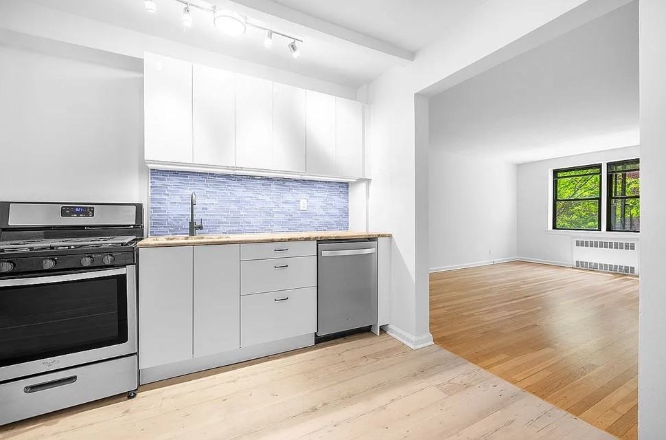 735 Avenue W #40 - Photo 4 of 8