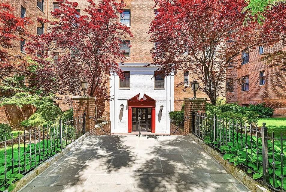 735 Avenue W #40 - Photo 7 of 8