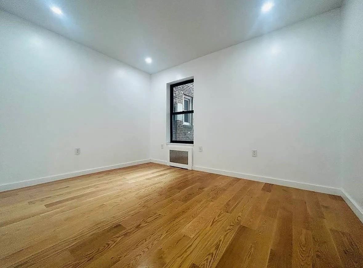 156 W 9th St #1 - Photo 3 of 11